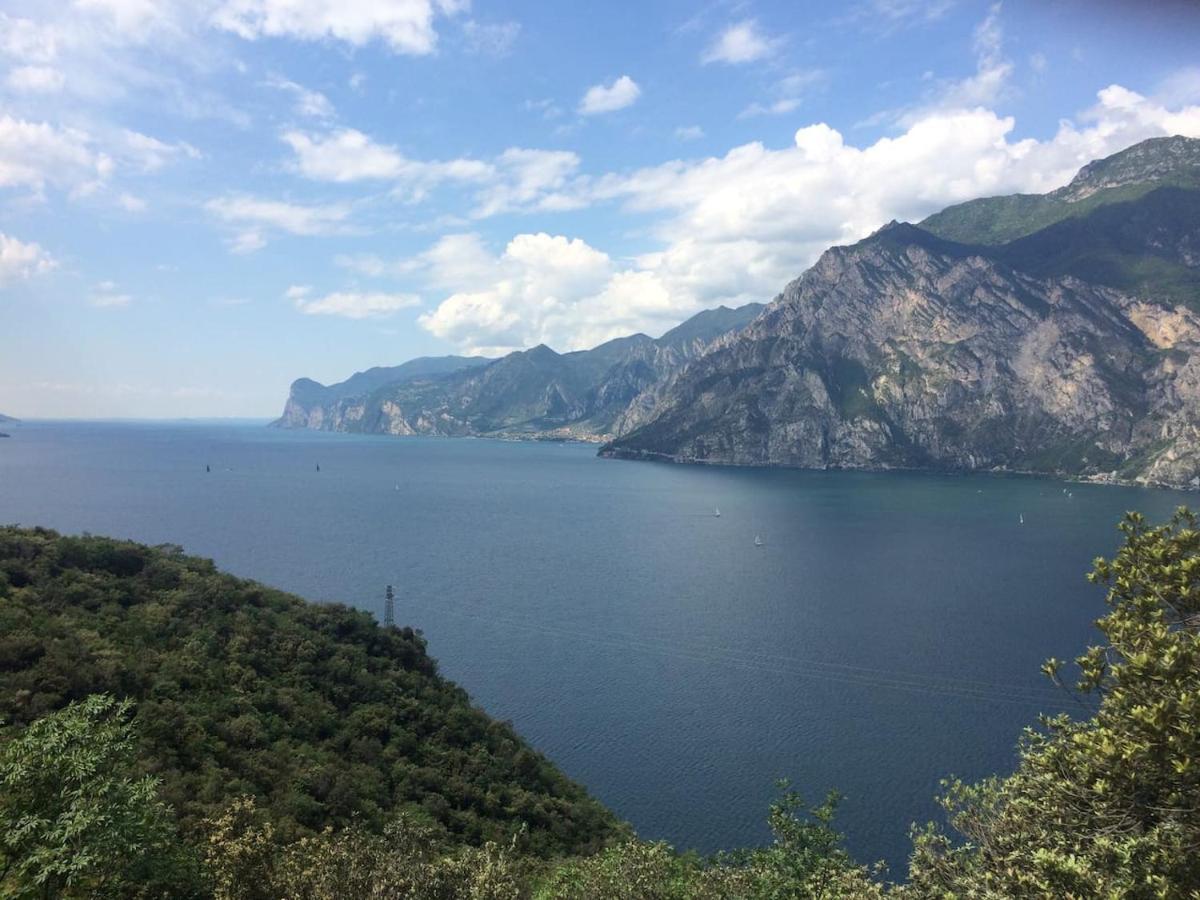 Casa Con Vista Forte - Tra Lago E Monti Rivoli Veronese Bagian luar foto