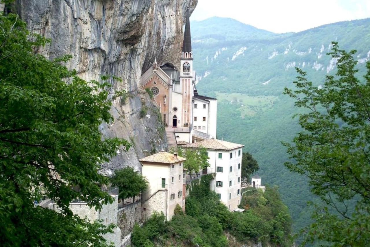 Casa Con Vista Forte - Tra Lago E Monti Rivoli Veronese Bagian luar foto